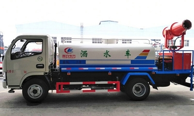 金寨縣消防灑水車大容量與洗掃車功能綜述